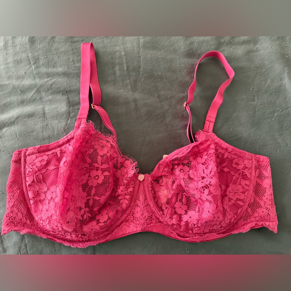 Victoria's Secret Wickd Unlined Lace Bra in Lucious Rose 42D